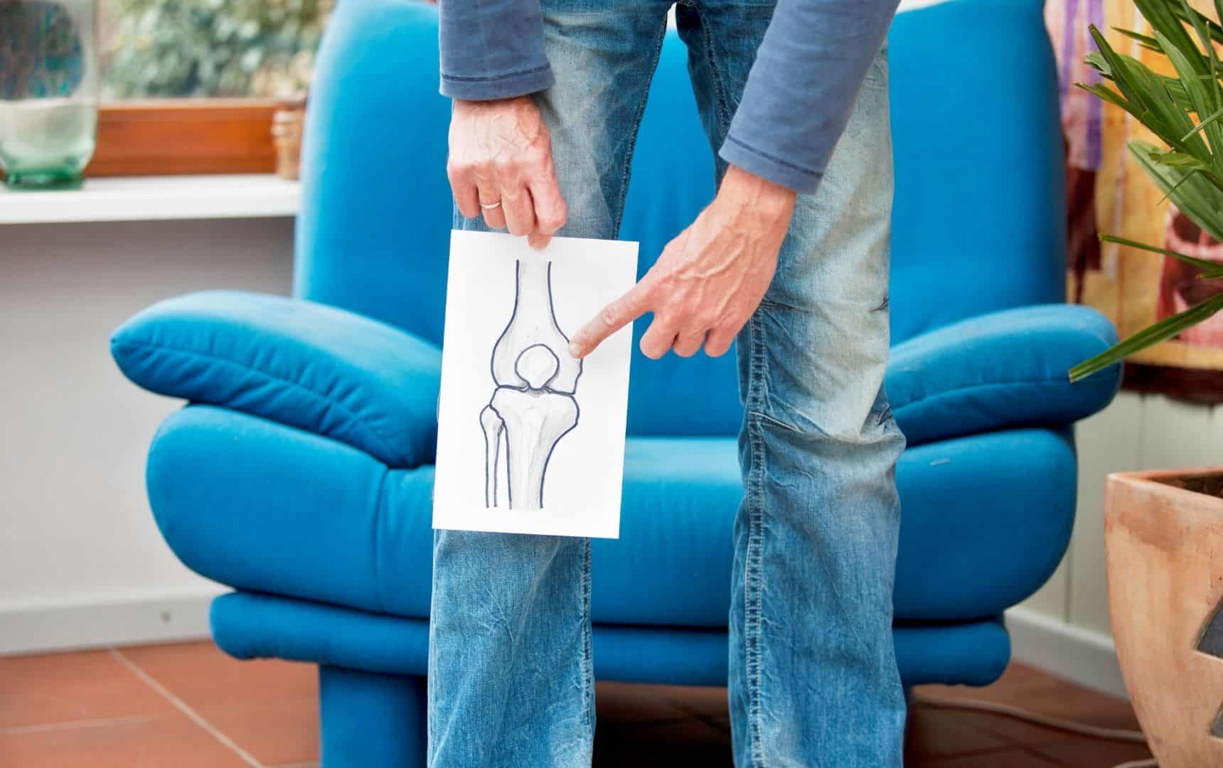 Why Does My Knee Crack, or Pop? Should I be Worried and What Should I